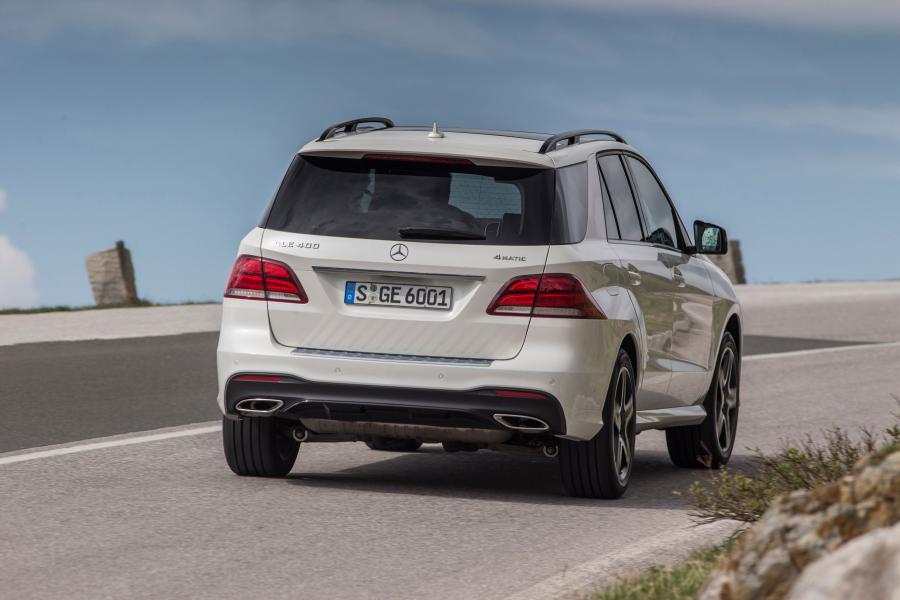  Mercedes-Benz GLE400 4Matic AMG Line 2015 года  (фото 2 из 3)